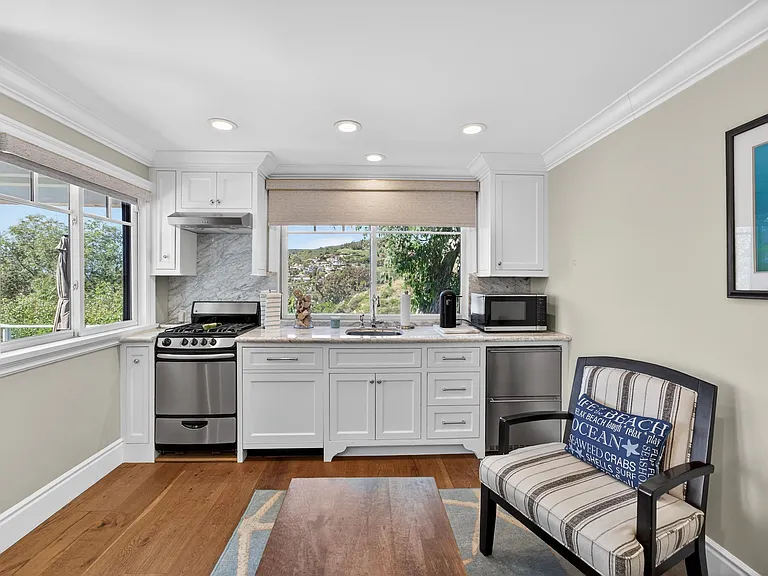 405 Blumont St — Photo 30