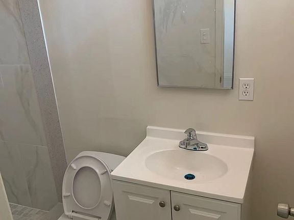 4th image of 24846 Eugena Ave