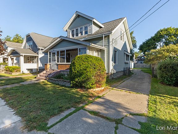 2nd image of 1045 Courtney St NW