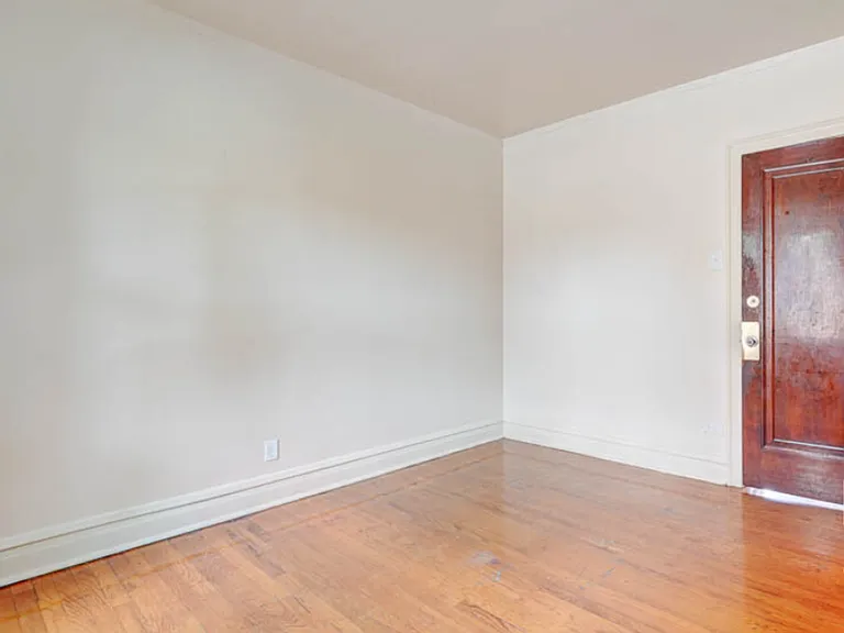 Walk to Hanson Park! Great location! 2457-2459 North Central! — Photo 9