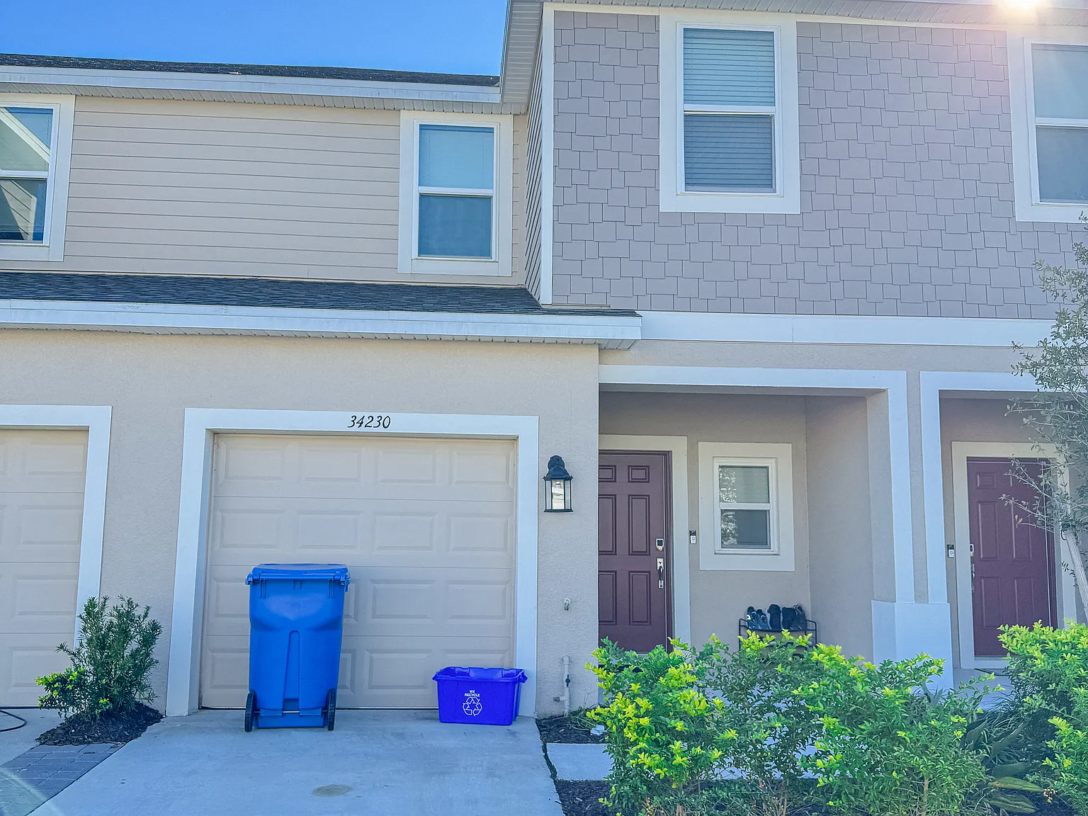 3 bed, 2.5 bath, 1373 sqft, $950 — Photo 1