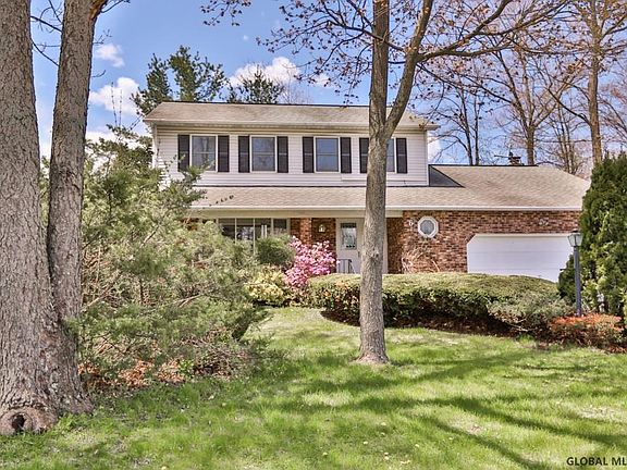 2nd image of 6 Elizabeth Dr