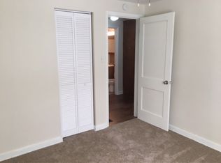 2320 Parkrose St, Crest Hill, IL 60403