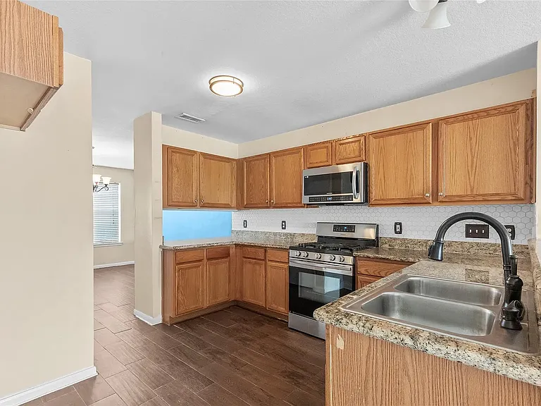 10814 Bradford Way Dr — Photo 5