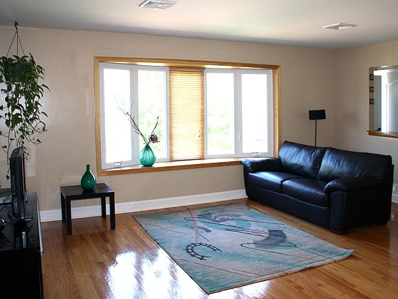 3rd image of 388 Winchester Ave