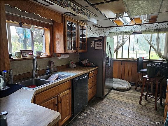 2nd image of 1704 East Ave