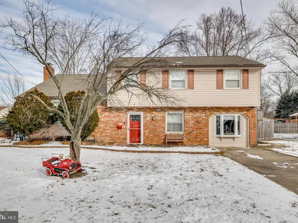 104 Knollwood Dr, Cherry Hill, NJ 08002