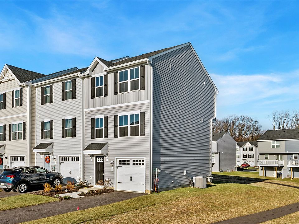 1st image of 15 Rose Glen Ct
