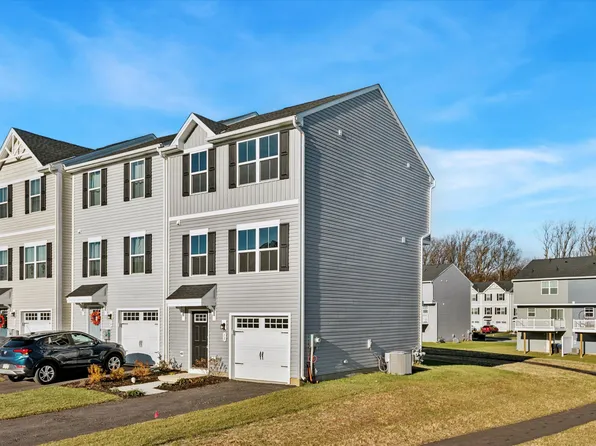 15 Rose Glen Ct, Coatesville, PA 19320