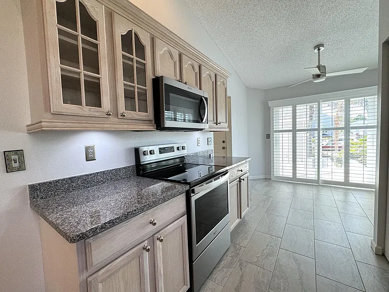 1005 Pelican Ct — Photo 12