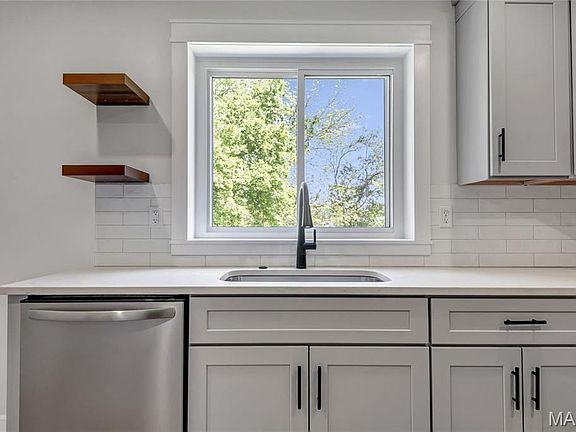 4th image of 8955 Forest Ave