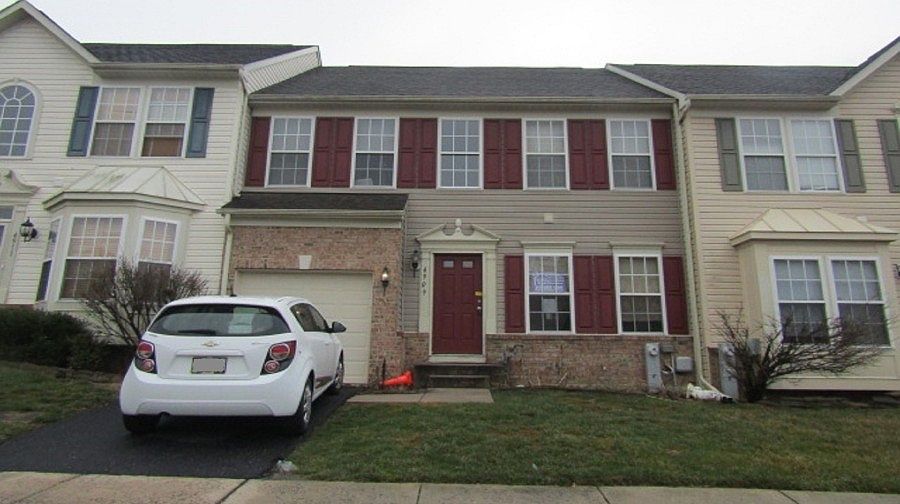 1st image of 4909 Villapoint Dr