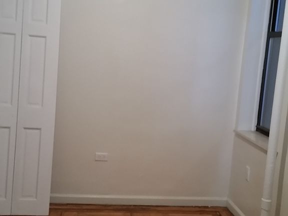4th image of 2841 34th St APT 1