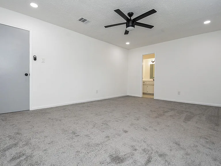 15814 Winding Moss Dr — Photo 26