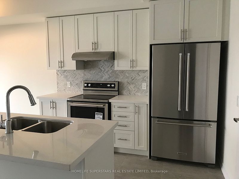 Oakville Townhouse for rent - 3 Bedrooms — photo 4