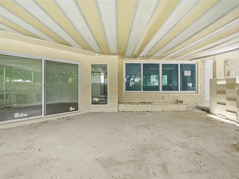1701 NW 19th Ave — Photo 22