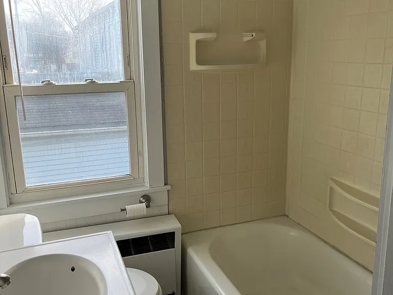 125 Main St #1 — Photo 4