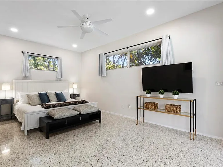 1165 Morningside Pl — Photo 23