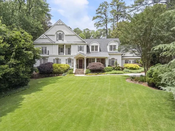 5290 London Dr, Sandy Springs, GA 30327