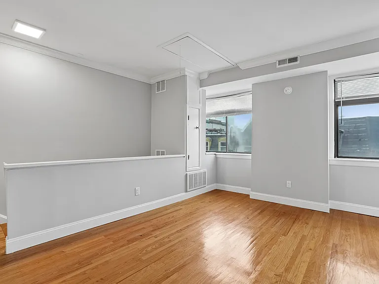 319 S 10th St #333A — Photo 11