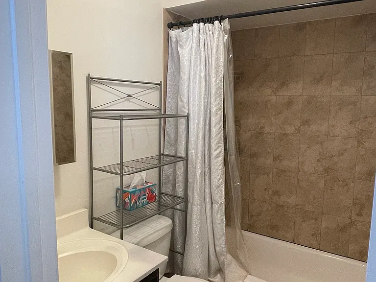 428 Gansevoort Blvd #B — Photo 5