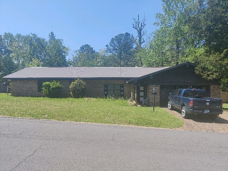 1st image of 120 Valerie Dr