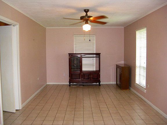 2nd image of 504 Kenney St