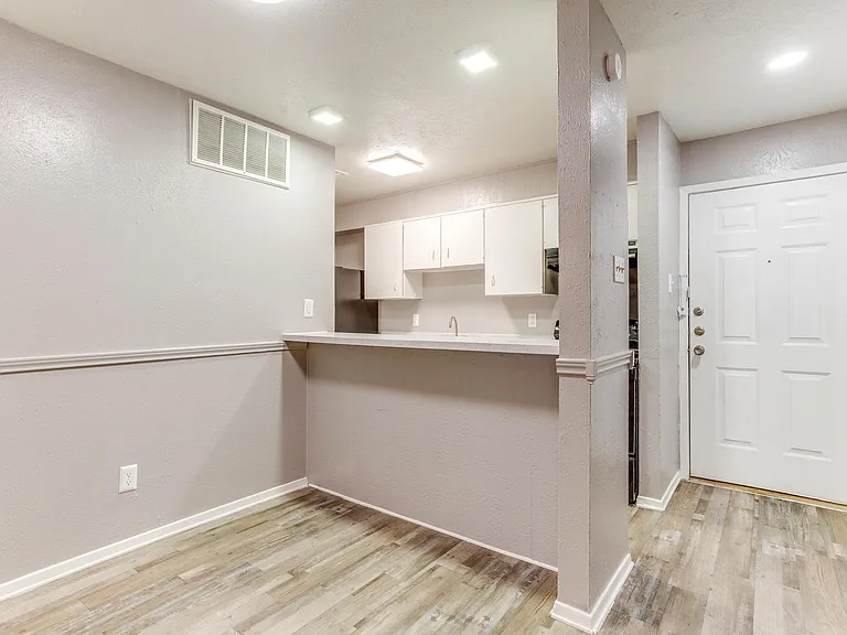 Vista Buena Apartments — Photo 30