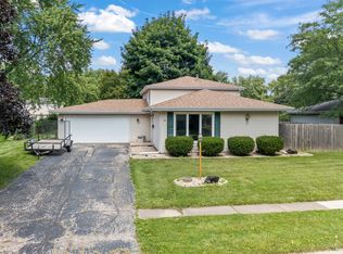 48 Hilltop Dr, Bourbonnais, IL 60914