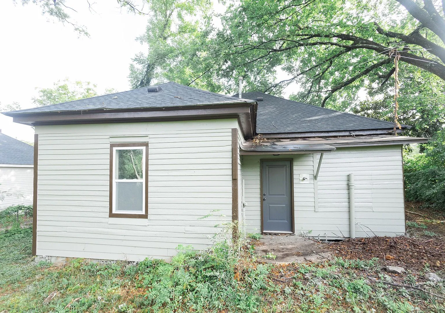 208 West Cherry - 2-BR and 1-BATH — Photo 4