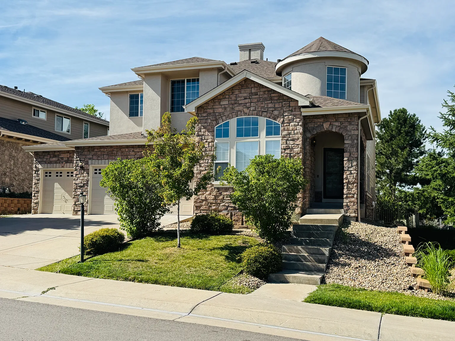 4 bed, 3800 sqft, $3,850 — Photo 2