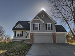 1501 NE Chowning Dr, Kansas City, MO 64155