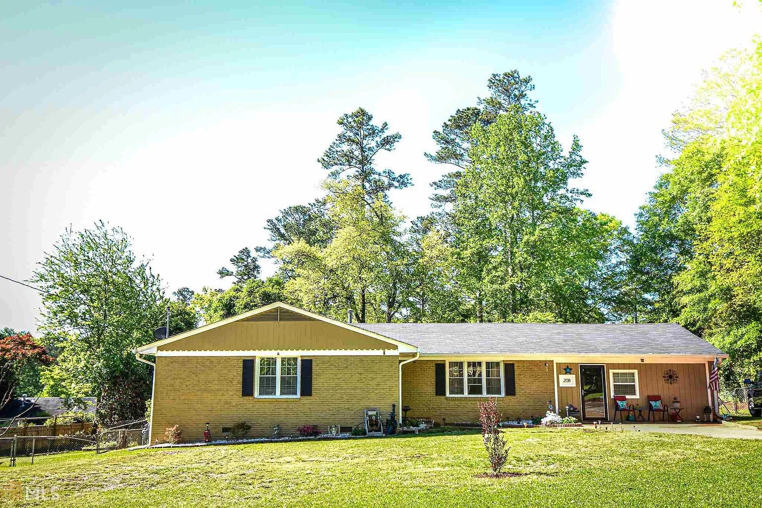 208 Hillandale Dr photo 1