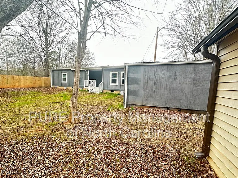3345 E Ridge Rd — Photo 40