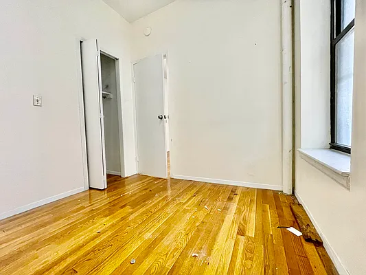 Rented by HOLTON REAL ESTATE INC. | media 17