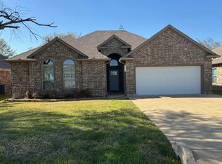 305 Port Dr, Gun Barrel City, TX 75156