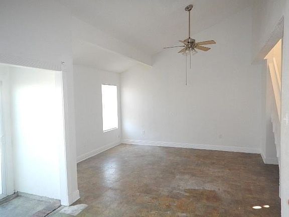 4th image of 5219 Cross Creek Dr