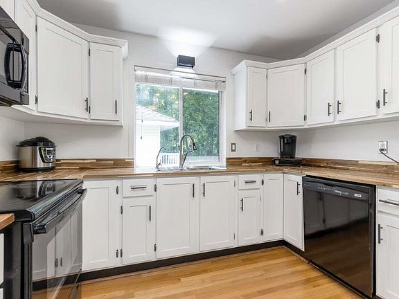 4th image of 23053 125a Ave