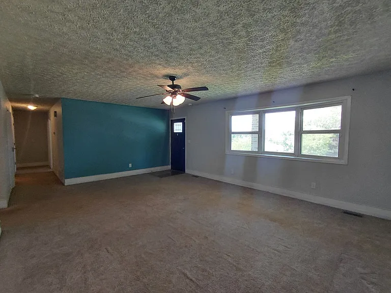 14490 Hilltop Rd — Photo 6