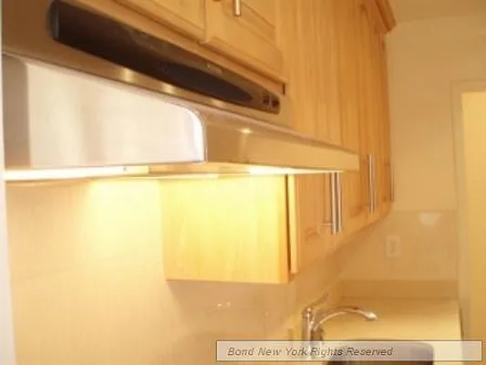 Sold by Bond New York | media 9