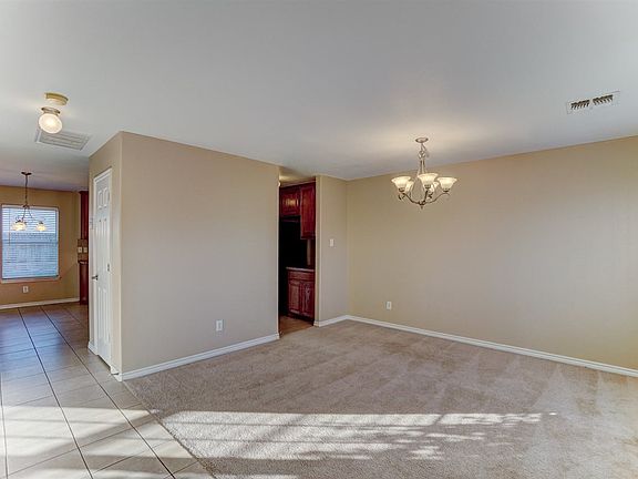 5th image of 2216 SW Oxford Dr