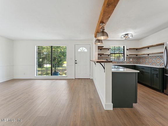 3rd image of 719 4TH Avenue N