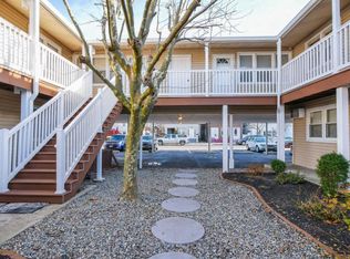 6 N Newport Ave, Ventnor, NJ 08406