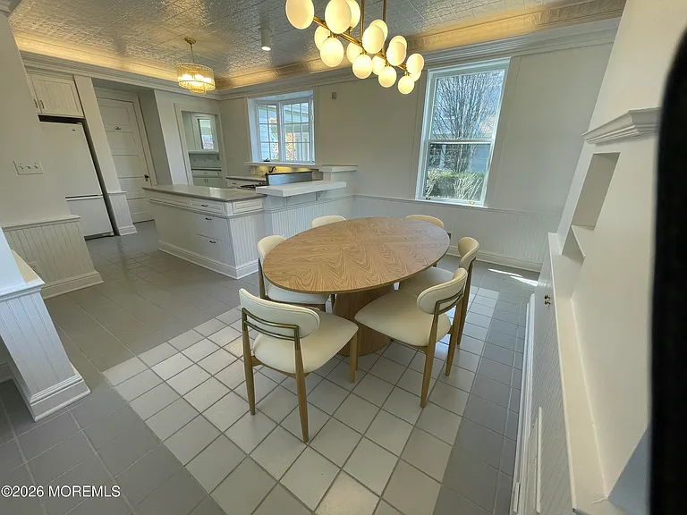 211 Cedar Ave — Photo 16