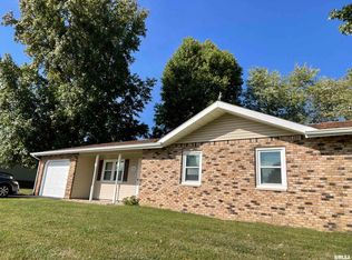 34 Aaron Dr, Christopher, IL 62822