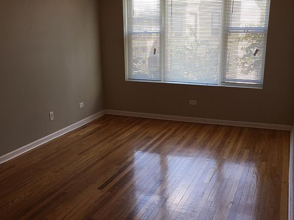 2nd image of 4042 S Calumet Ave #1S