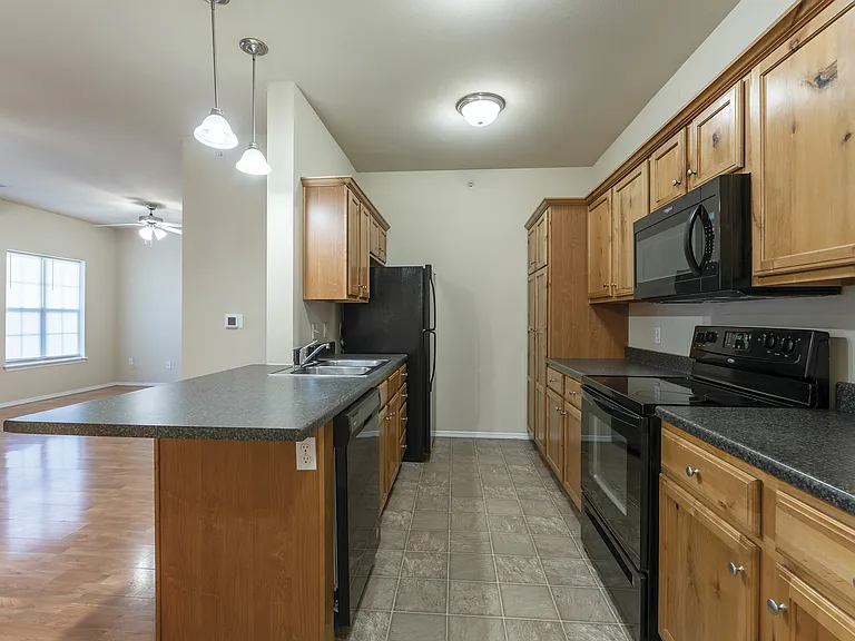 Coryell Courts Apartments — Photo 46