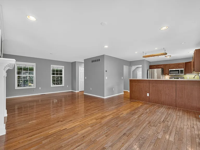 3813 Rochester Rd — Photo 10