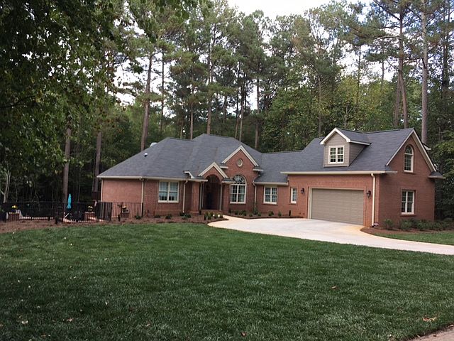 1st image of 588 Thornwood Cir
