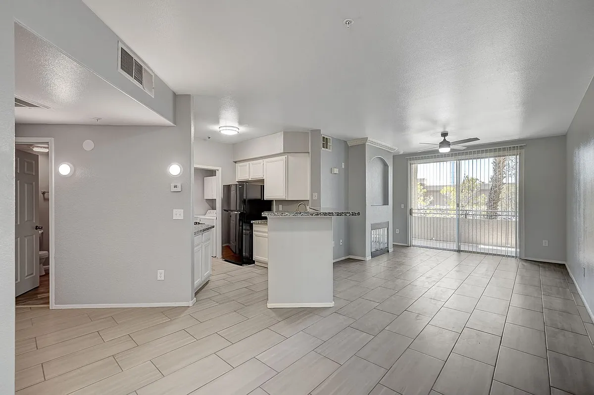 Building Photo - 7189 S Durango Dr #208